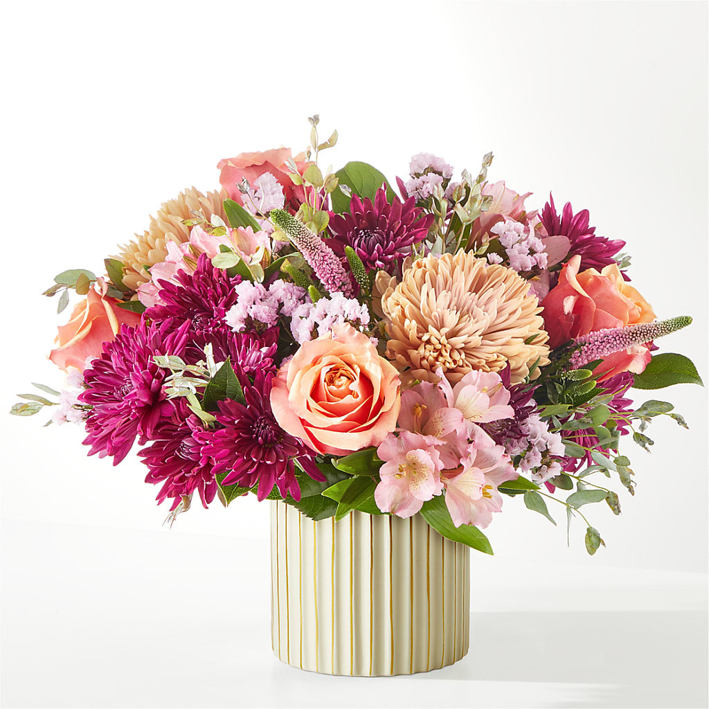 Berry Cobbler Bouquet with Ivory Vase –  Kalas Events Inc, Orlando FL