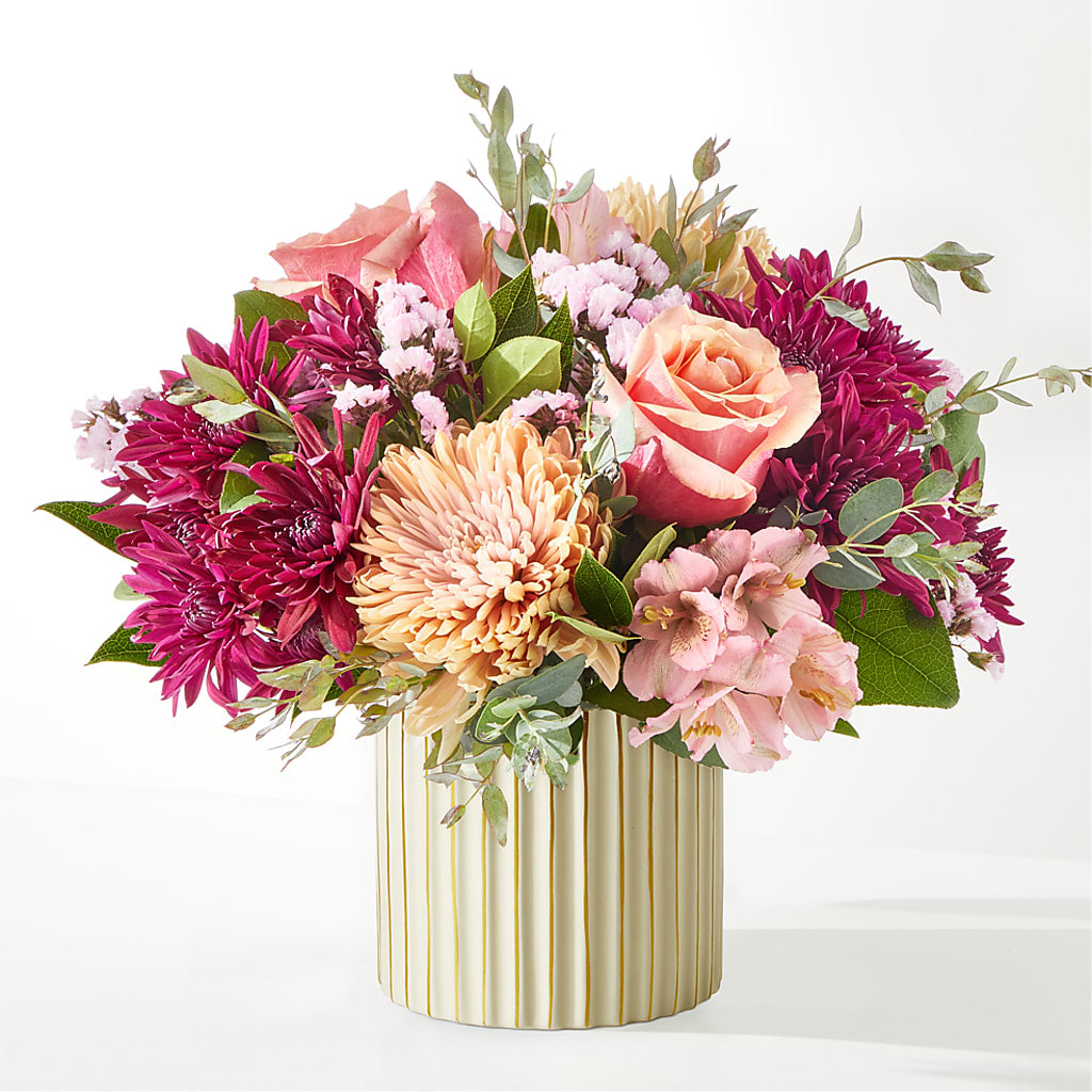 Berry Cobbler Bouquet with Ivory Vase –  Kalas Events Inc, Orlando FL